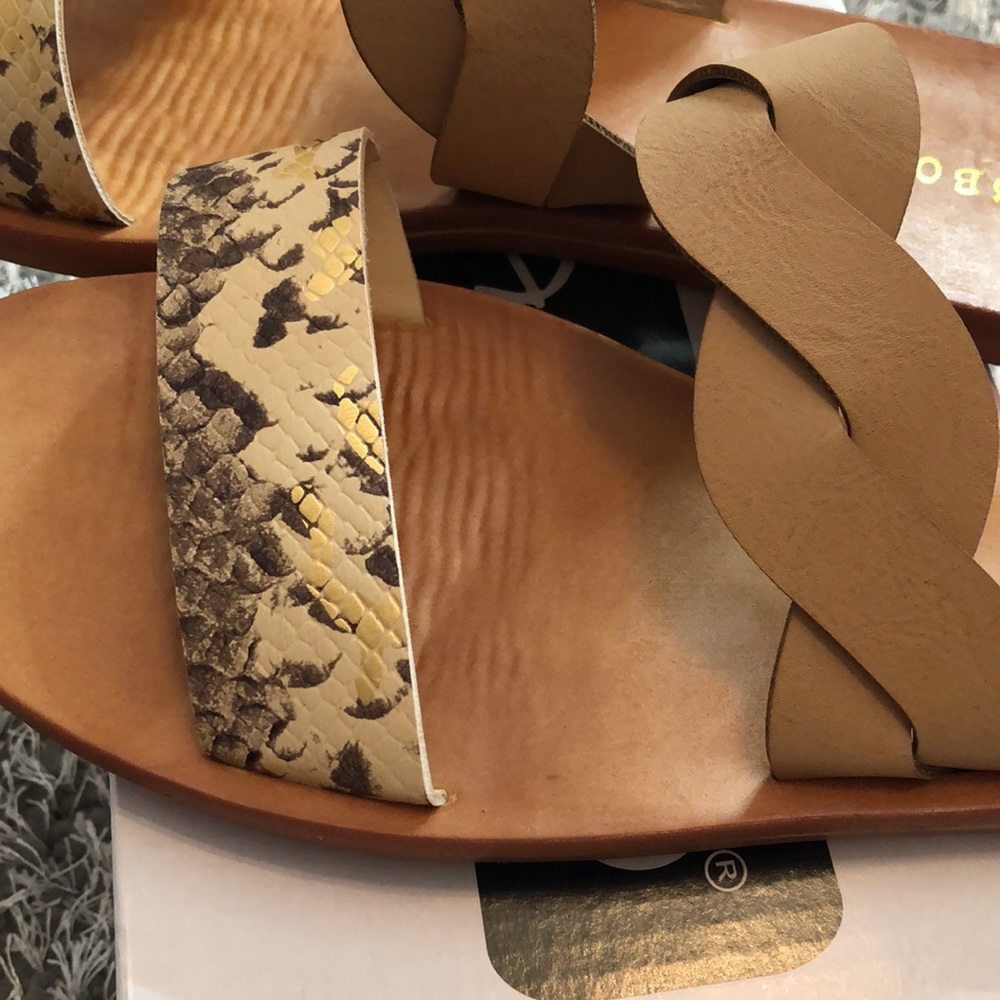 Sandals - Picture 2 of 5
